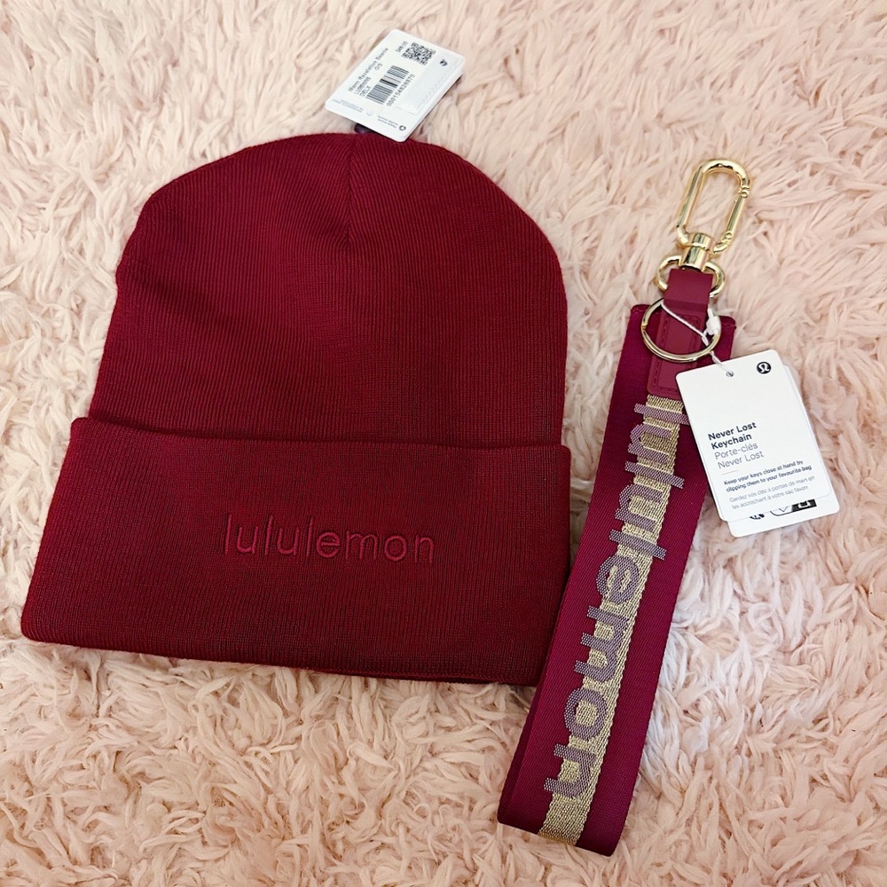 Lululemon Athletica Maroon Warm Revelation Logo Beanie Never Lost Gold Keychain